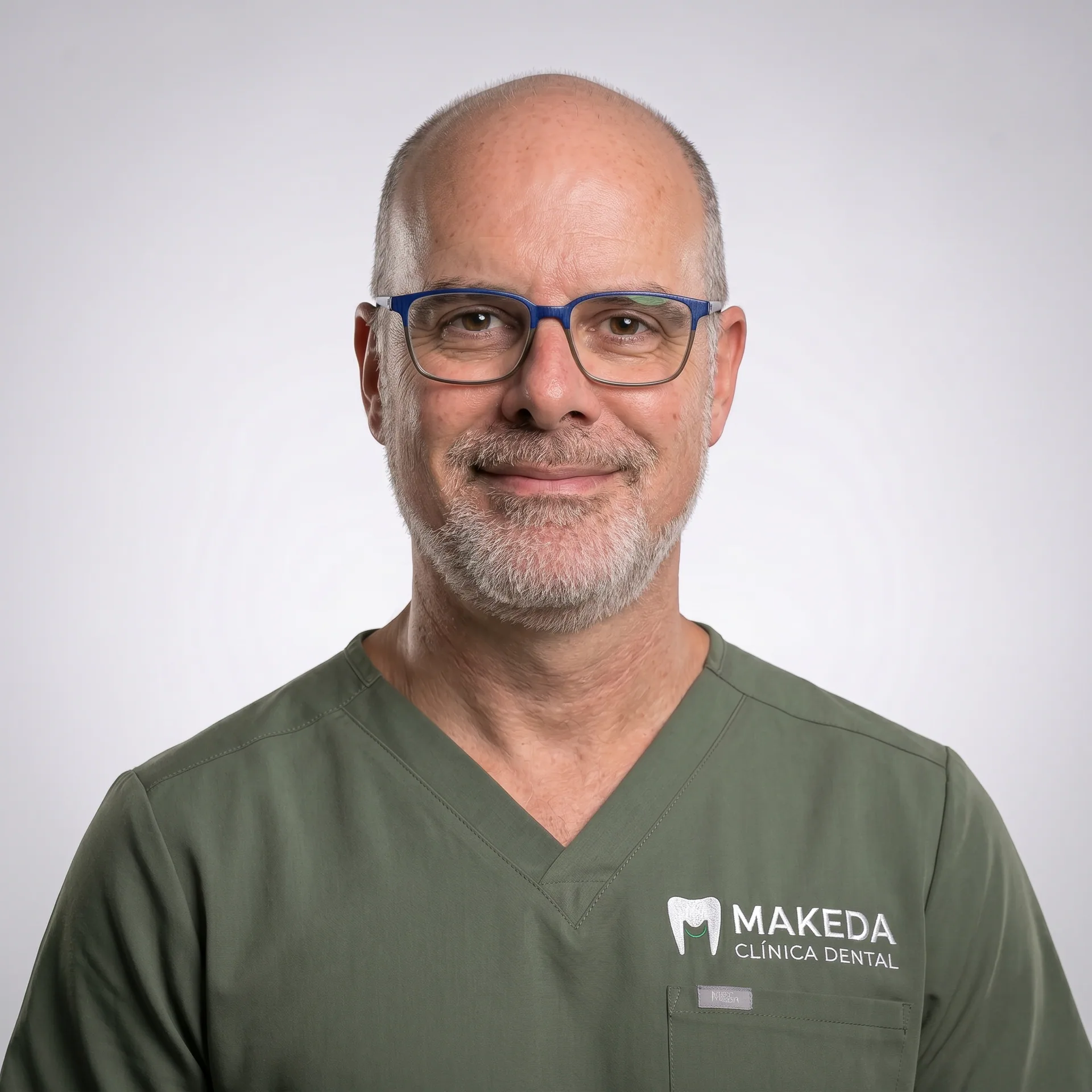 Dr. Daniel Martínez